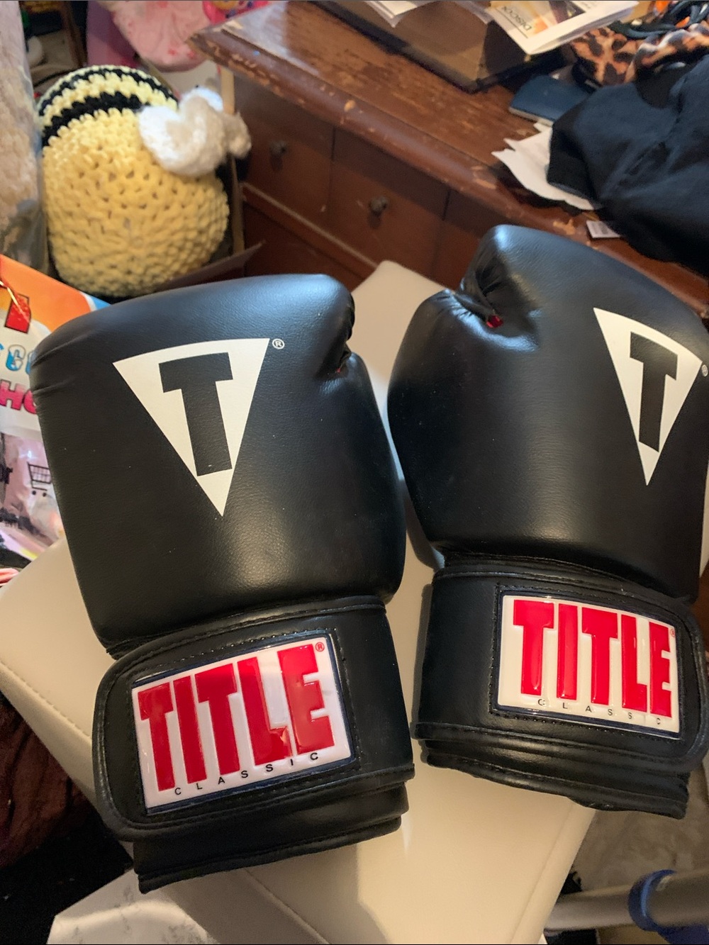 Classic Title Black Boxing Gloves